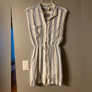 Japana 100% rayon Size S blue & white button down dress V Neck sleeveless